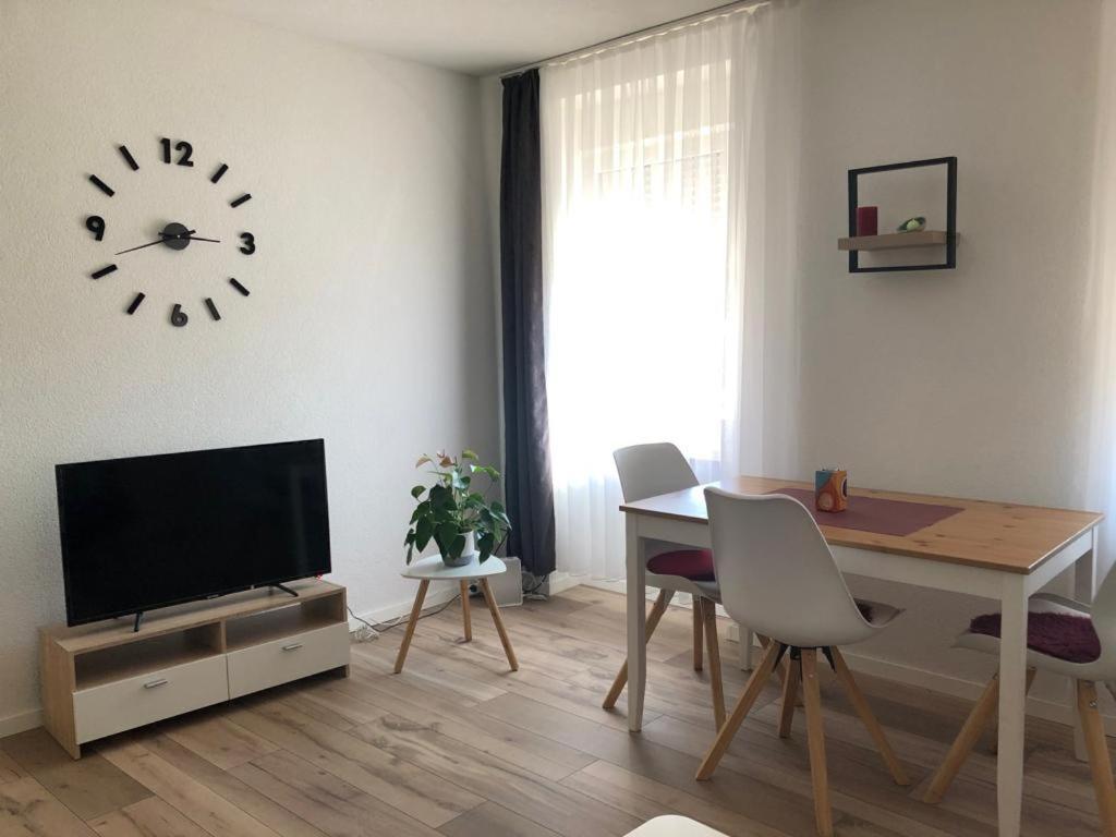 Grenznahe Ferienwohnung Mit 4 Schlafzimmern Grenzach-Wyhlen Zewnętrze zdjęcie